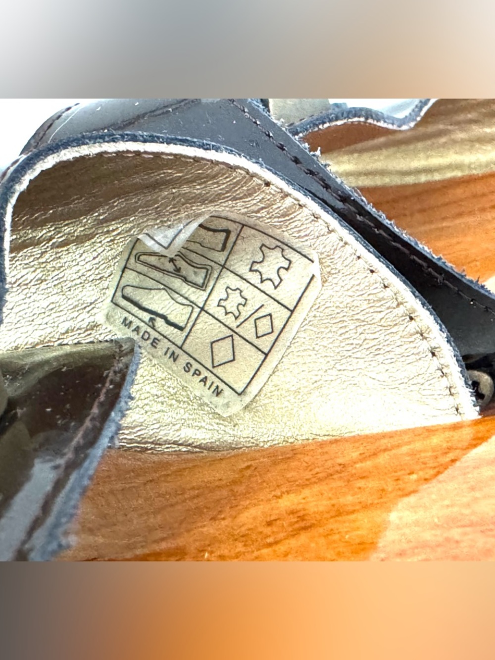 CHANEL Vintage Brown Patent Wood CC Clog Sandals Patent CC Slides EU 39 - Picture 9 of 11